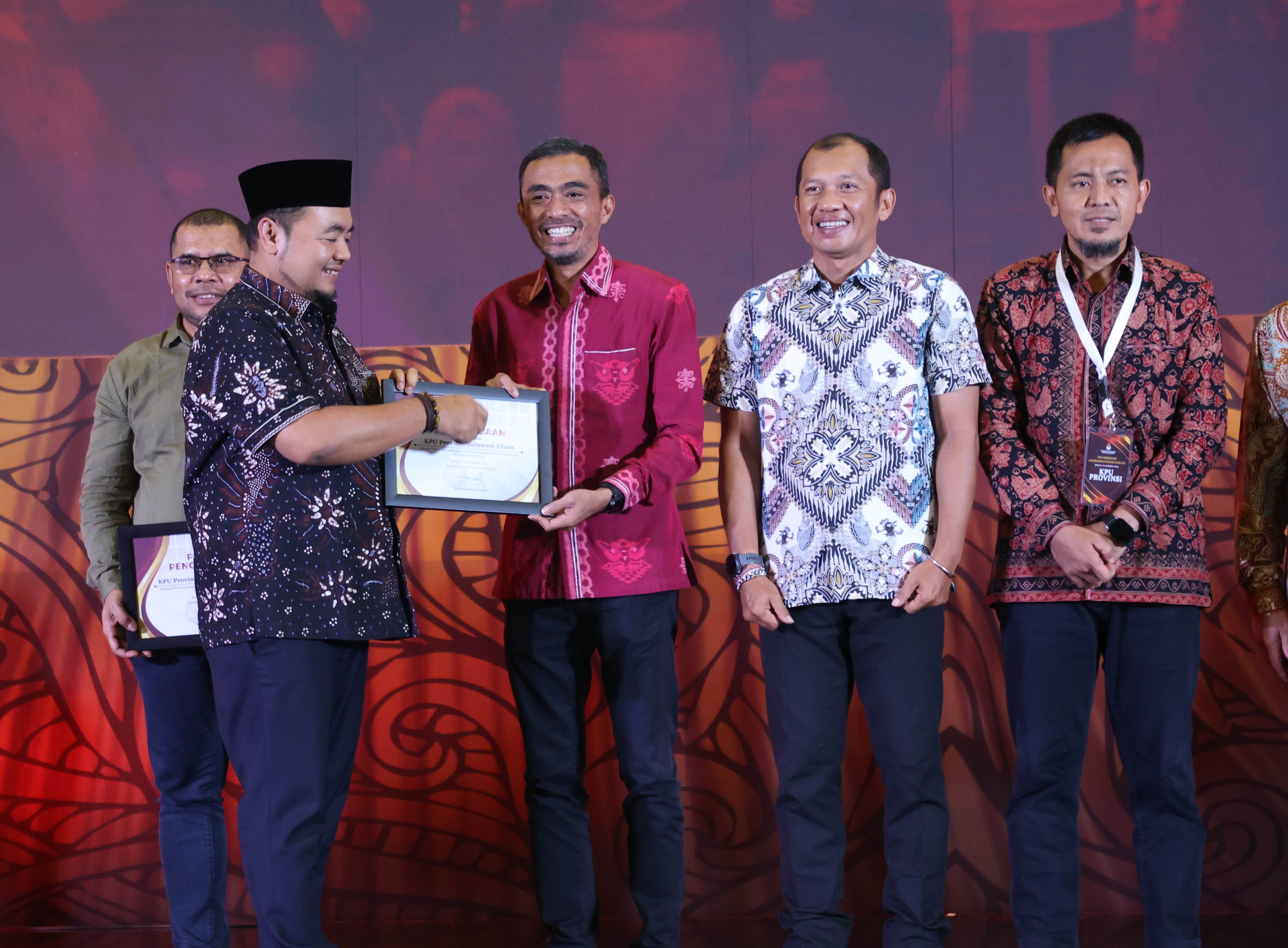 KPU Sulut Menerima Penghargaan Provinsi dengan Kategorisasi Participatory